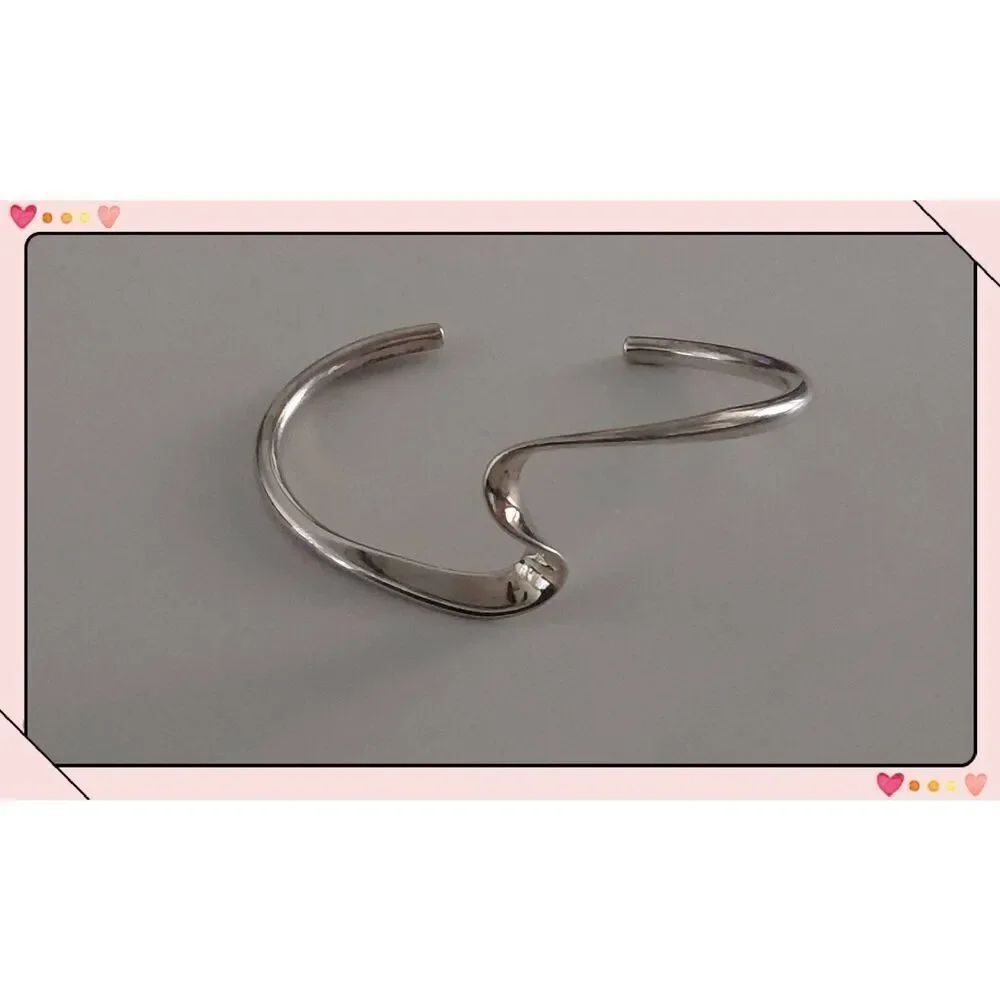 Pretty Vintage 925 Sterling Silver Wave Design Cuff Bracelet